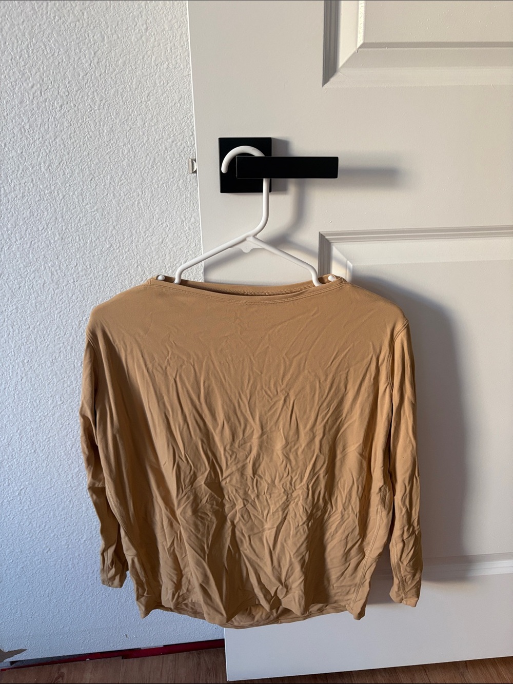 tan lululemon long sleeve